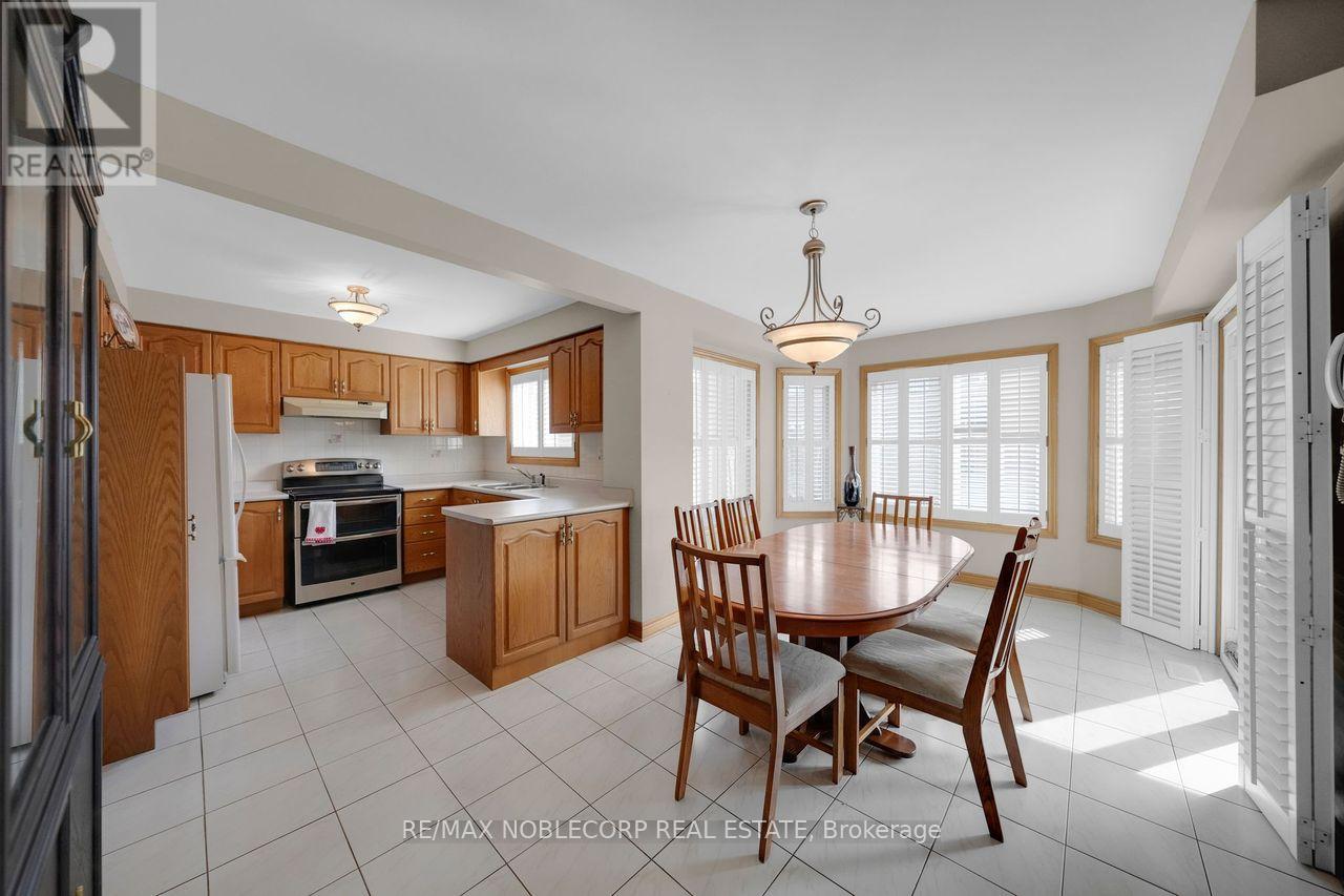 100 Glenn Hawthorne Boulevard S, Mississauga, Ontario  L5R 2K3 - Photo 12 - W12866104