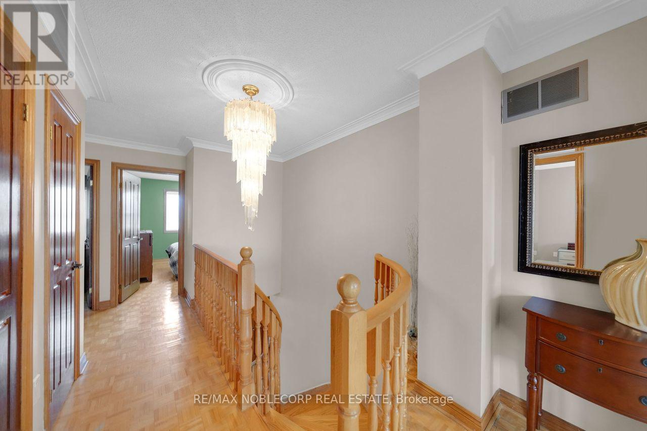 100 Glenn Hawthorne Boulevard S, Mississauga, Ontario  L5R 2K3 - Photo 15 - W12866104