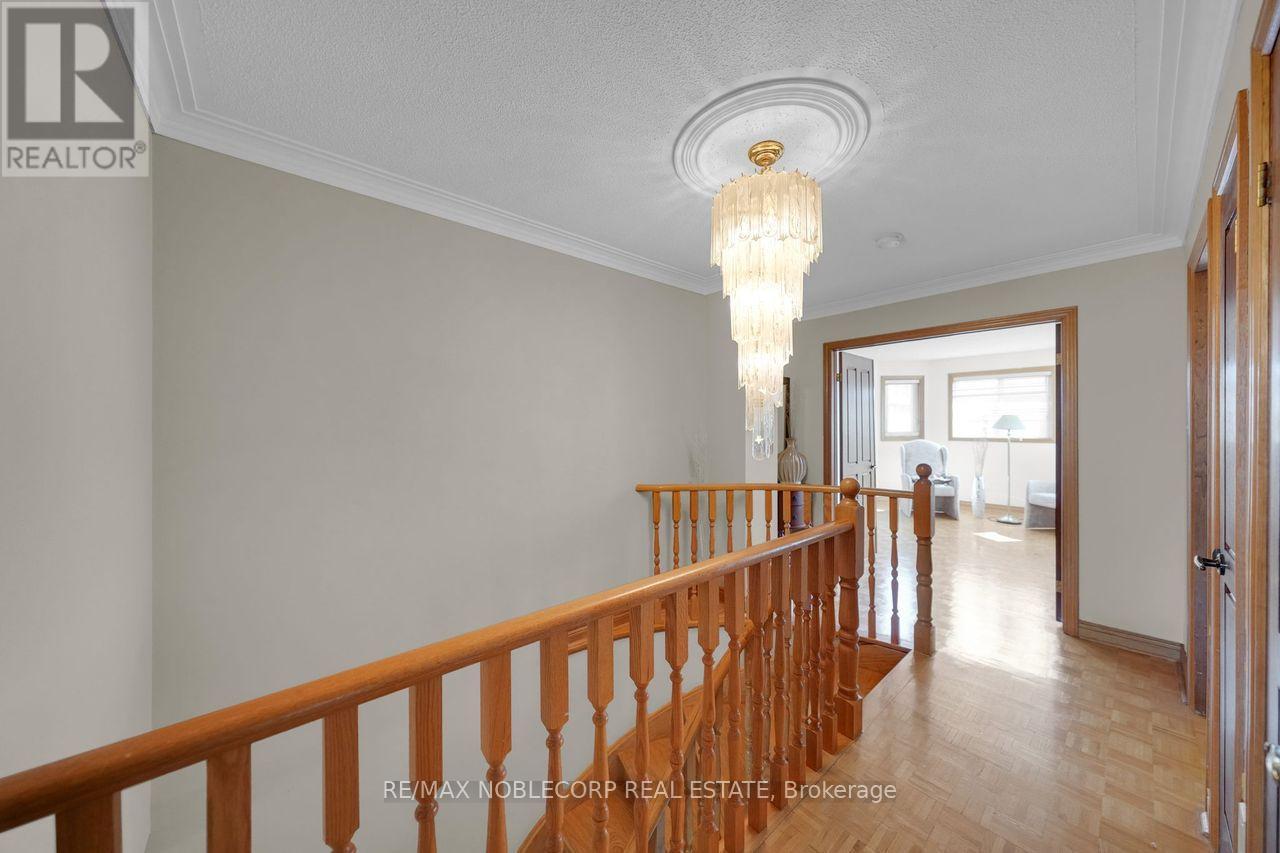 100 Glenn Hawthorne Boulevard S, Mississauga, Ontario  L5R 2K3 - Photo 16 - W12866104