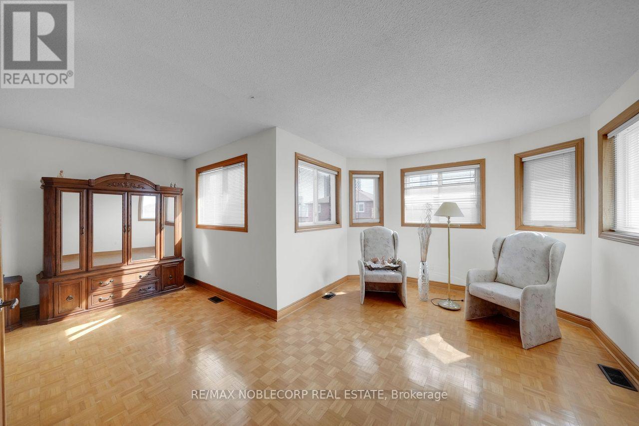 100 Glenn Hawthorne Boulevard S, Mississauga, Ontario  L5R 2K3 - Photo 18 - W12866104