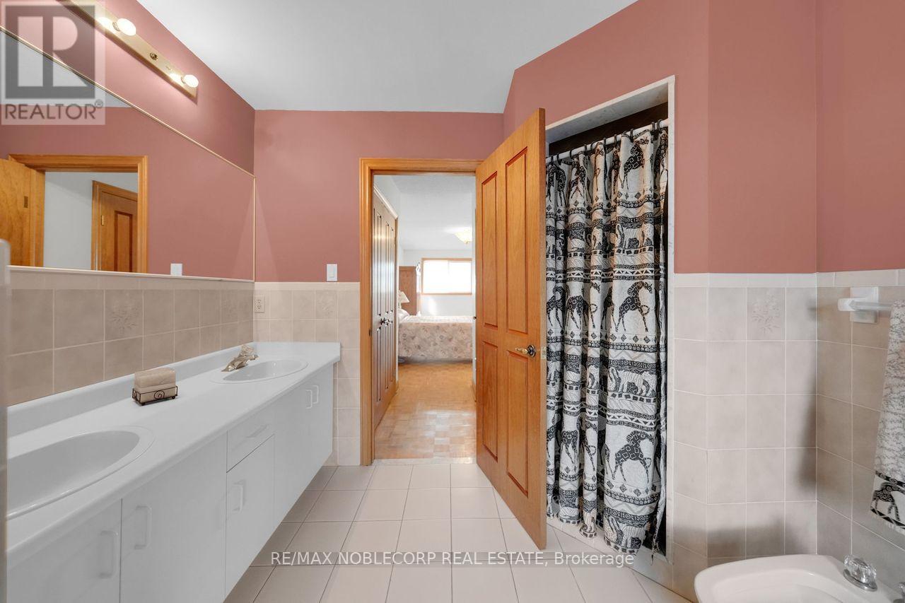 100 Glenn Hawthorne Boulevard S, Mississauga, Ontario  L5R 2K3 - Photo 20 - W12866104