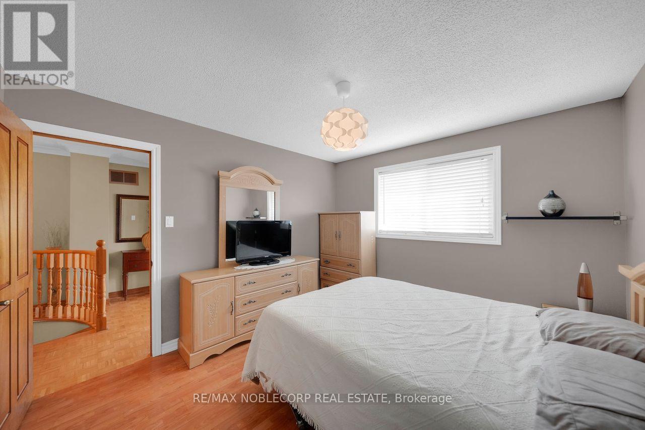 100 Glenn Hawthorne Boulevard S, Mississauga, Ontario  L5R 2K3 - Photo 21 - W12866104