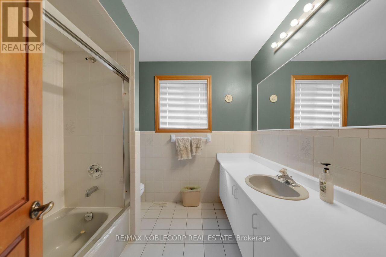 100 Glenn Hawthorne Boulevard S, Mississauga, Ontario  L5R 2K3 - Photo 23 - W12866104