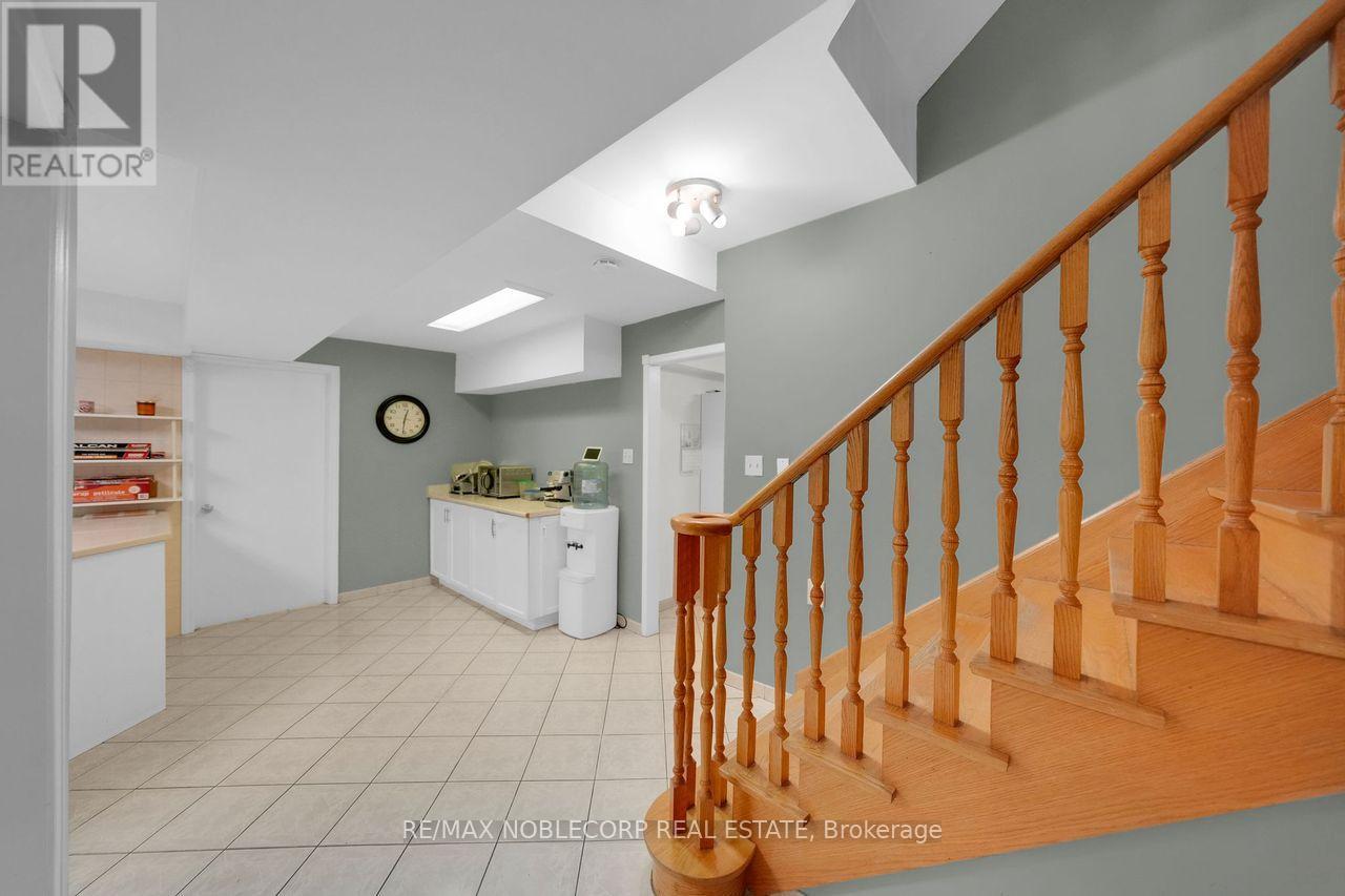 100 Glenn Hawthorne Boulevard S, Mississauga, Ontario  L5R 2K3 - Photo 28 - W12866104