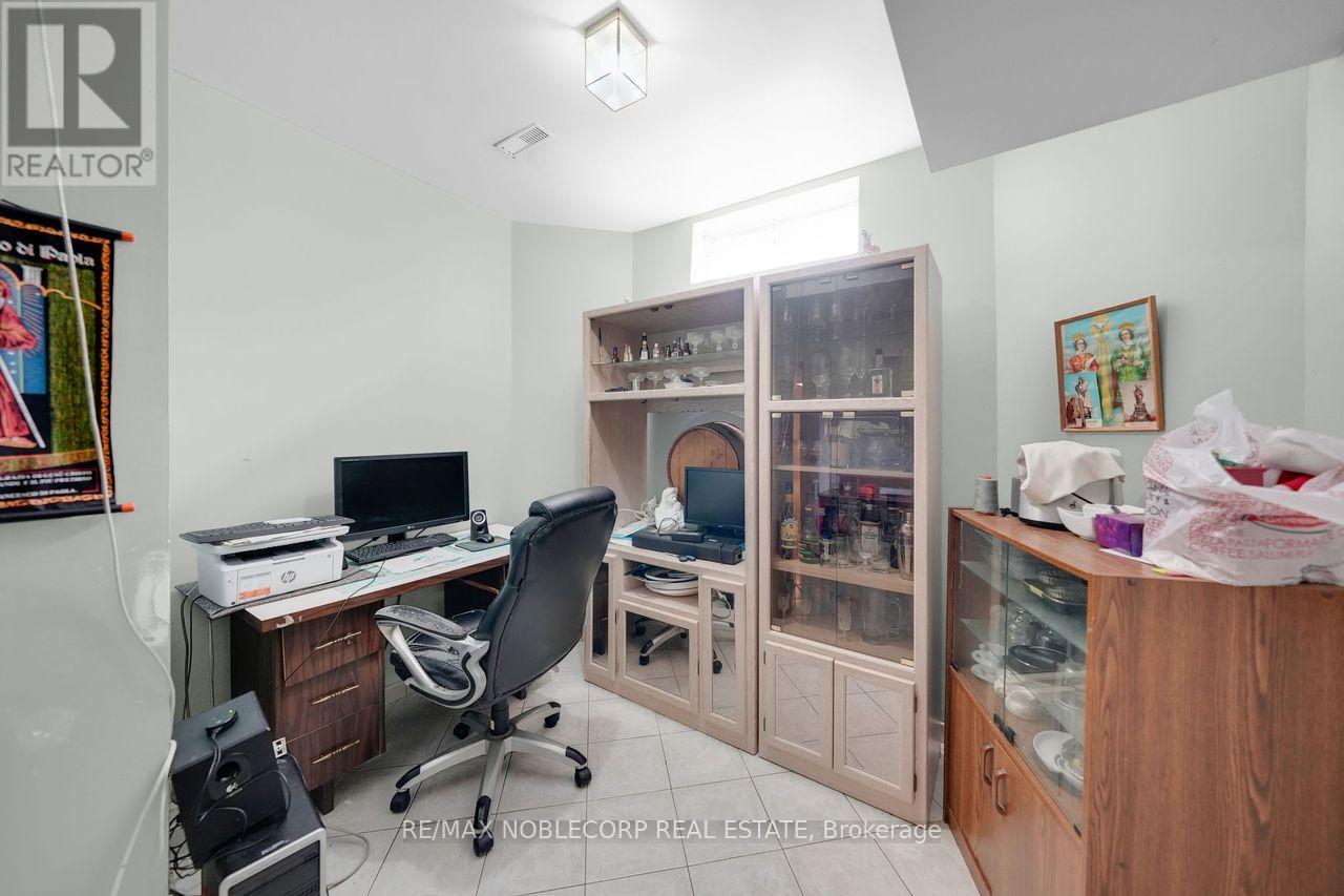 100 Glenn Hawthorne Boulevard S, Mississauga, Ontario  L5R 2K3 - Photo 34 - W12866104