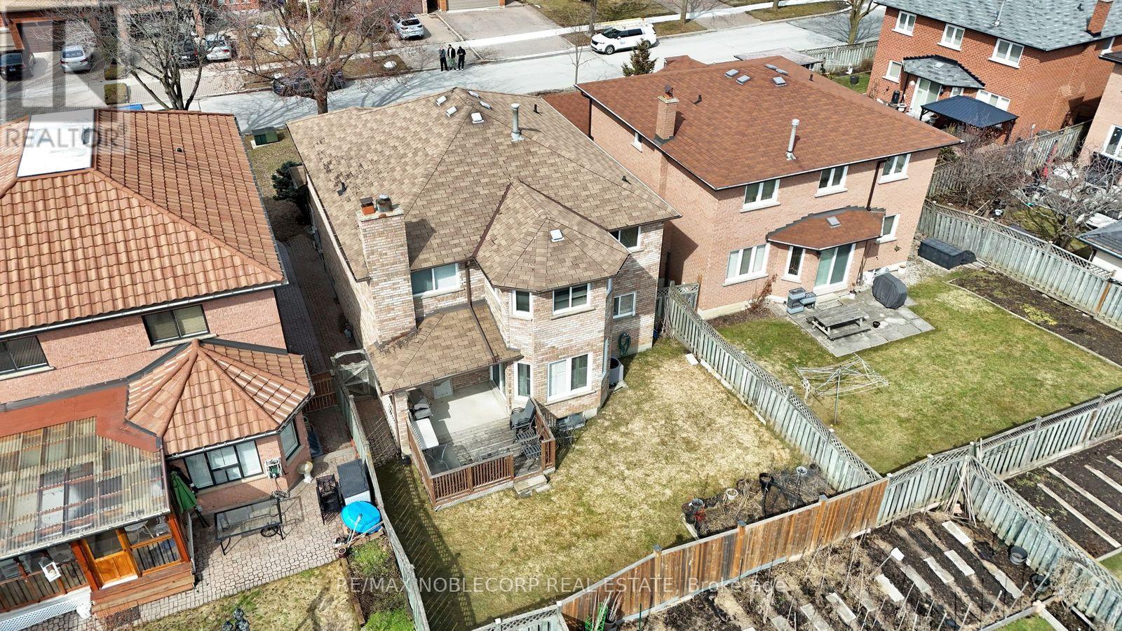 100 Glenn Hawthorne Boulevard S, Mississauga, Ontario  L5R 2K3 - Photo 4 - W12866104