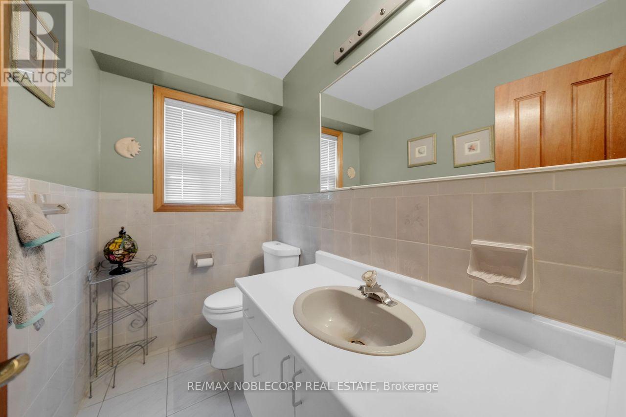 100 Glenn Hawthorne Boulevard S, Mississauga, Ontario  L5R 2K3 - Photo 8 - W12866104