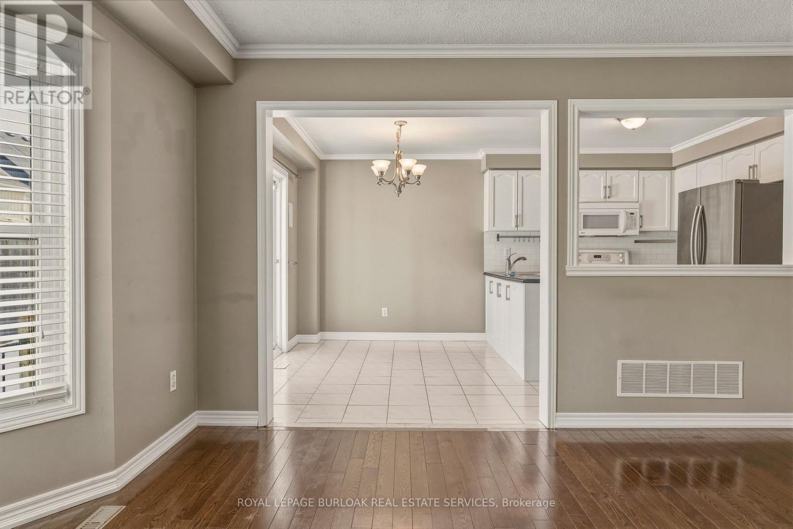 95 Thornlodge Drive, Hamilton, Ontario  L8B 0L9 - Photo 9 - X12865806