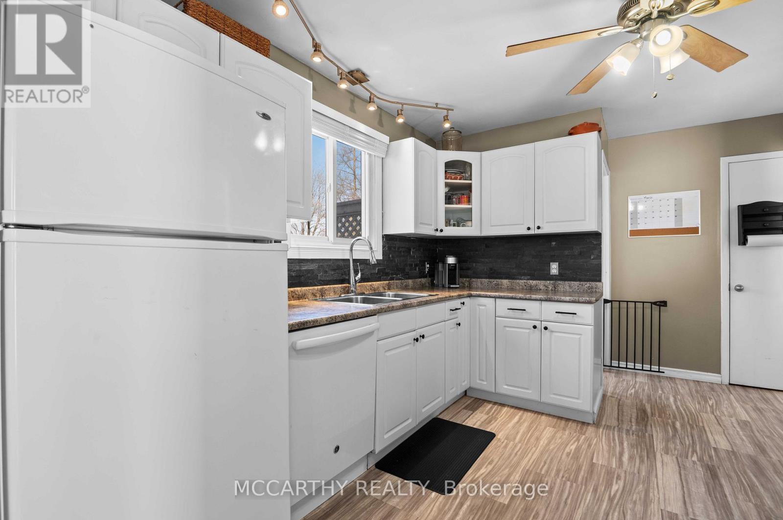 421 Victoria Street, Shelburne, Ontario  L9V 2Y2 - Photo 8 - X12865910