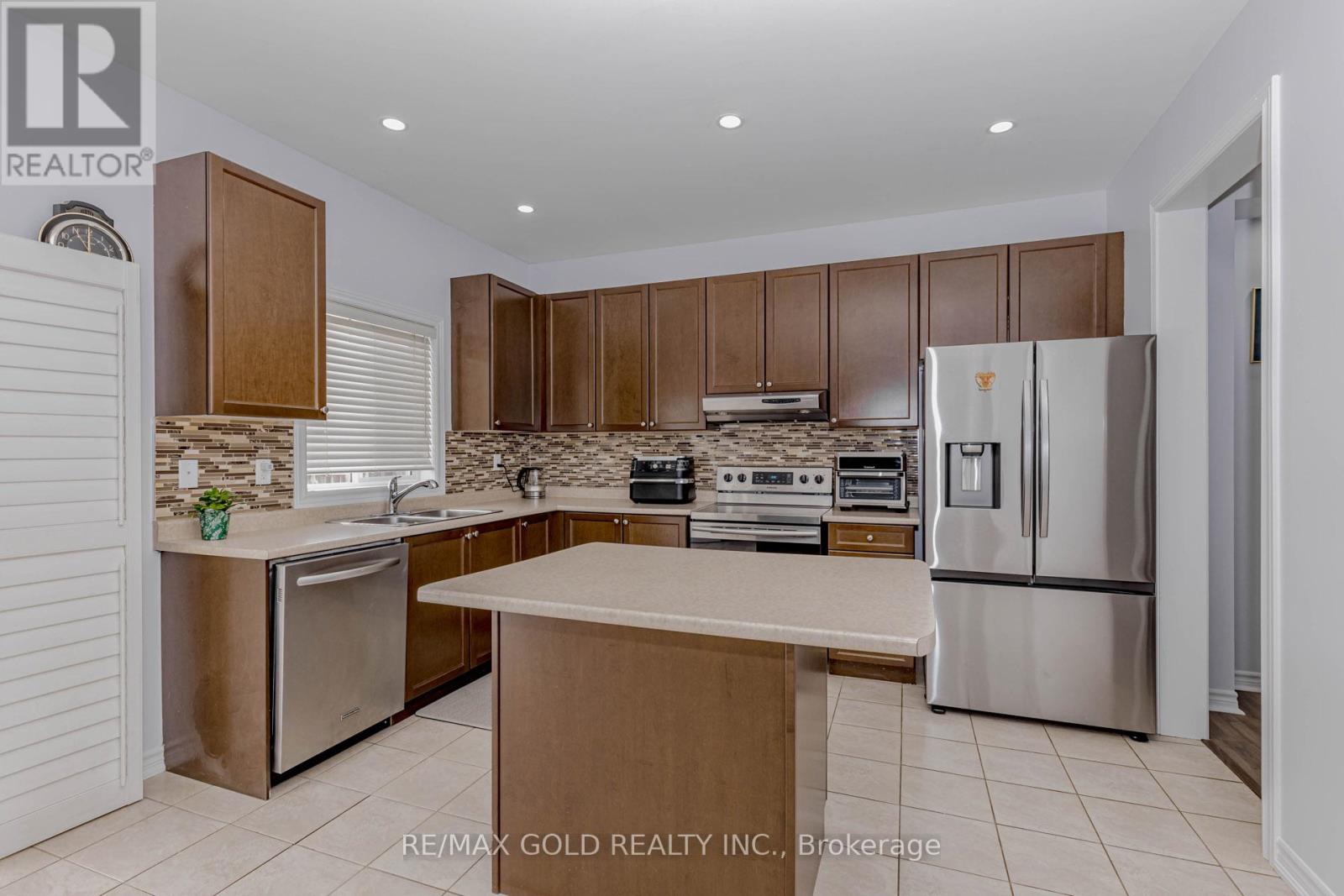 527 Wansbrough Way, Shelburne, Ontario  L9V 2S6 - Photo 10 - X12865916