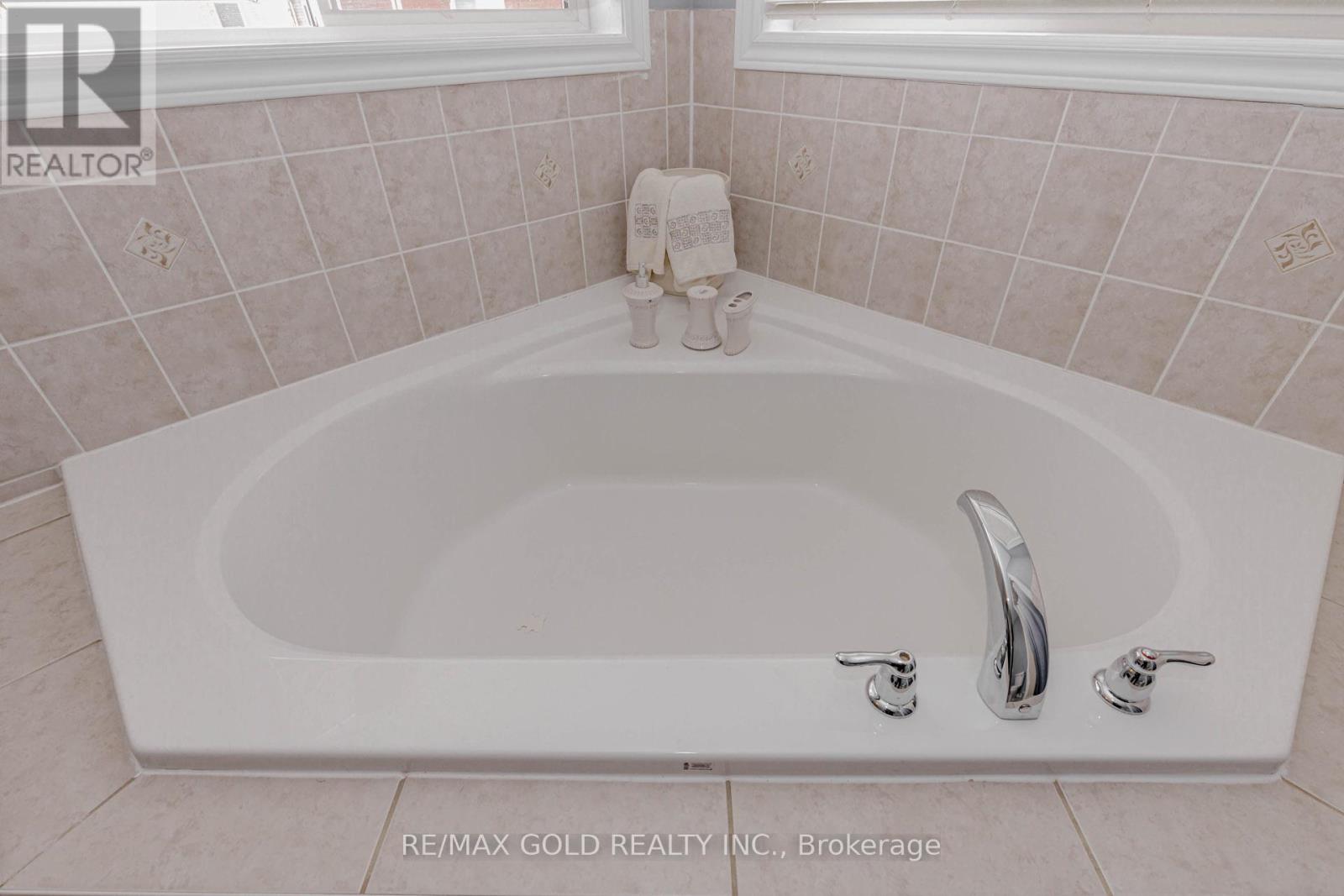 527 Wansbrough Way, Shelburne, Ontario  L9V 2S6 - Photo 21 - X12865916