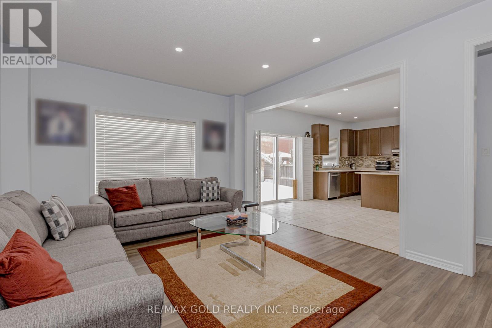 527 Wansbrough Way, Shelburne, Ontario  L9V 2S6 - Photo 8 - X12865916