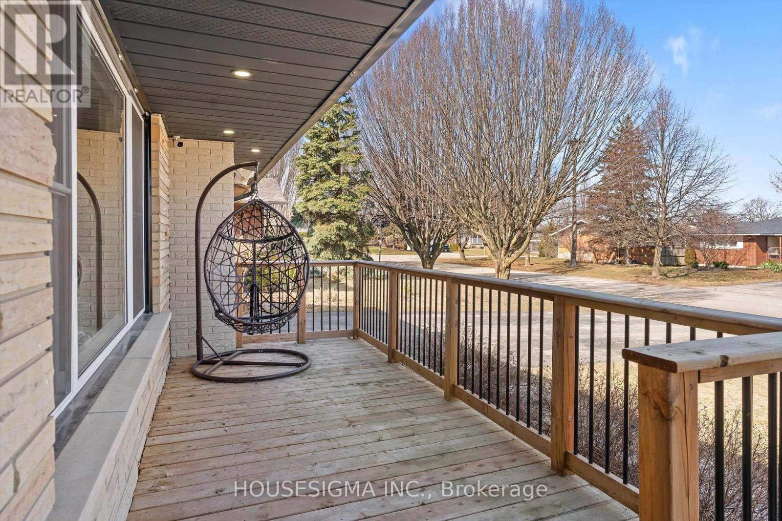 26 Caithness Drive, Welland, Ontario  L3C 4Z4 - Photo 3 - X12865970