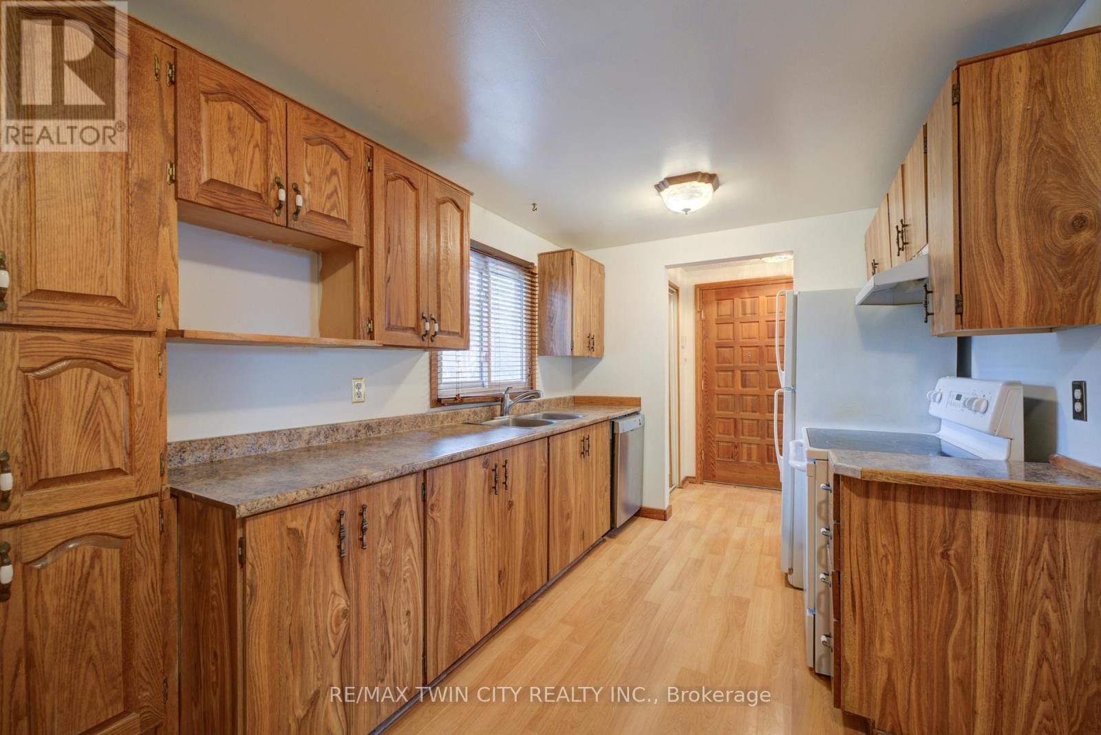 390 Brantwood Park Road, Brantford, Ontario  N3P 1K7 - Photo 7 - X12866062