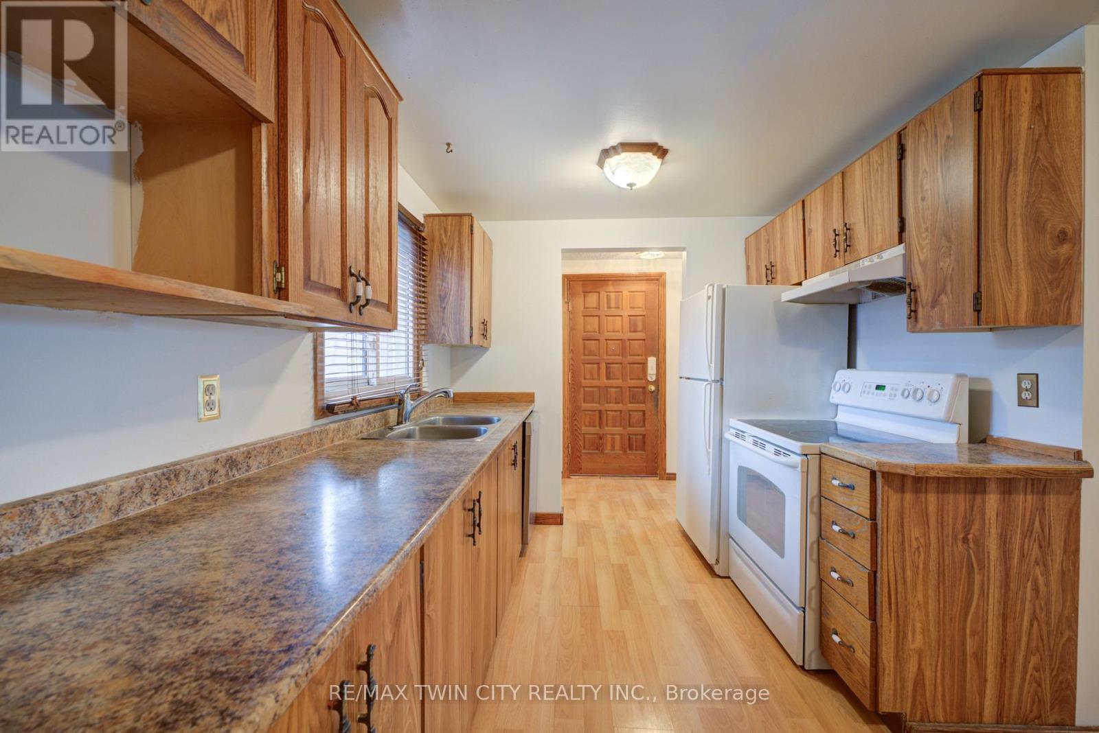 390 Brantwood Park Road, Brantford, Ontario  N3P 1K7 - Photo 8 - X12866062