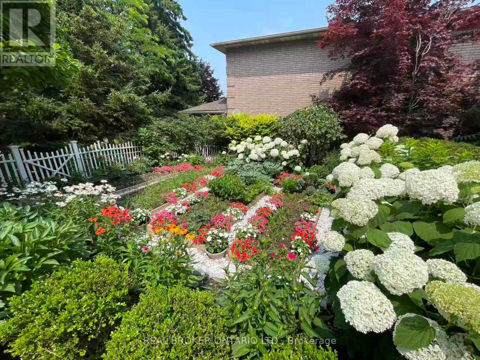 39 Templer Drive, Hamilton, Ontario  L9G 3X7 - Photo 38 - X12866114