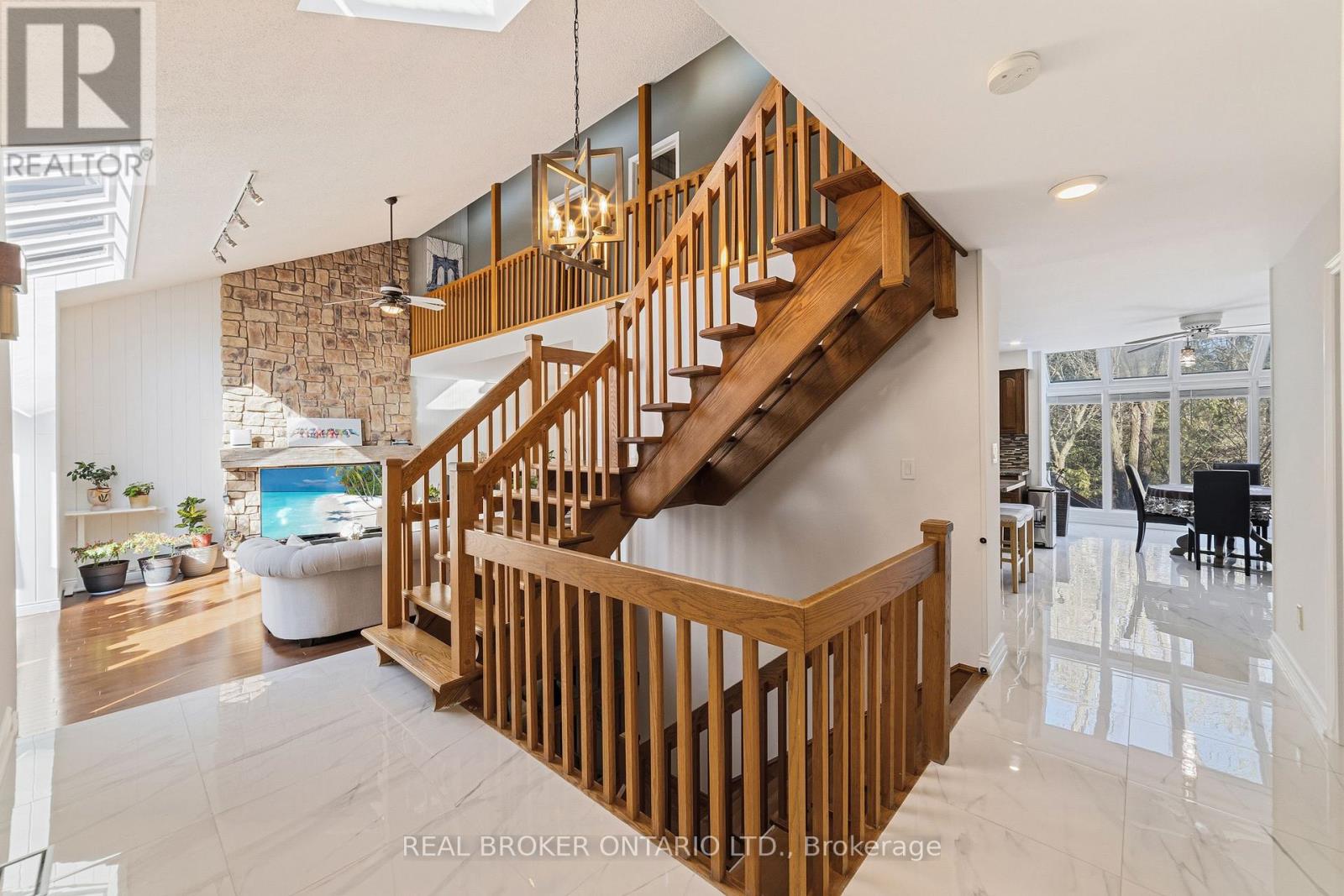 39 Templer Drive, Hamilton, Ontario  L9G 3X7 - Photo 4 - X12866114