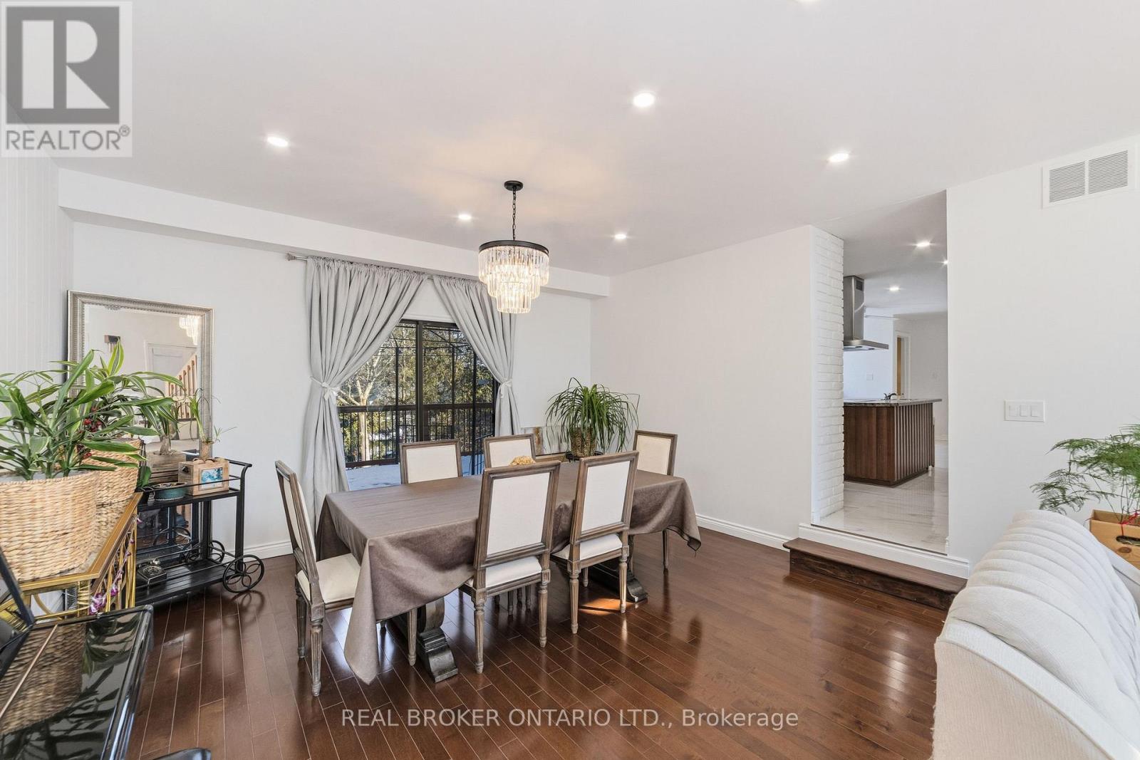 39 Templer Drive, Hamilton, Ontario  L9G 3X7 - Photo 9 - X12866114