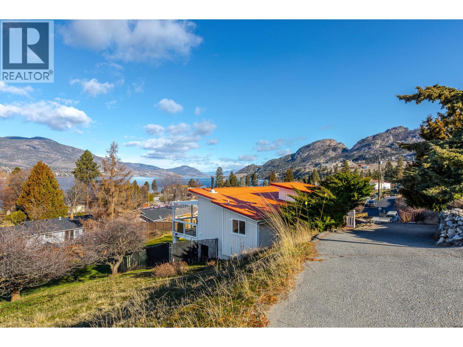 334 Carmel Crescent, Okanagan Falls, British Columbia  V0H 1R5 - Photo 3 - 10377423