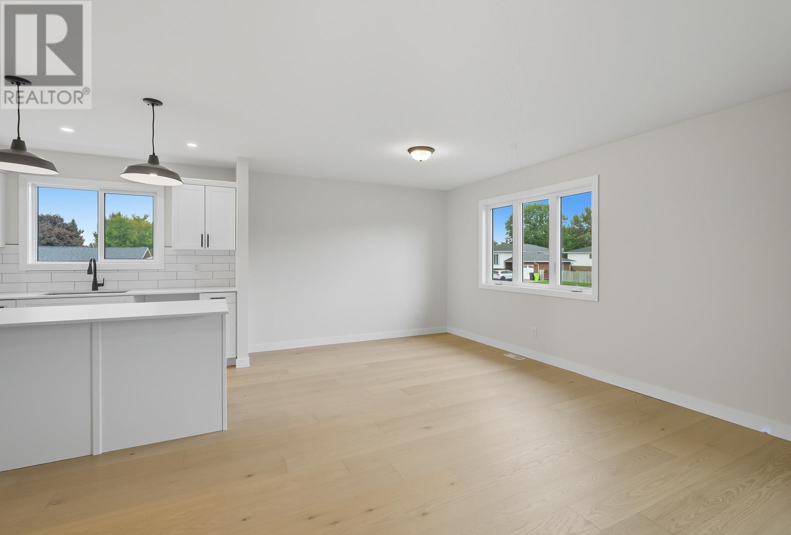 237 Pentagon Blvd, Sault Ste. Marie, Ontario P6B 6G2 - Photo 16 - SM260448