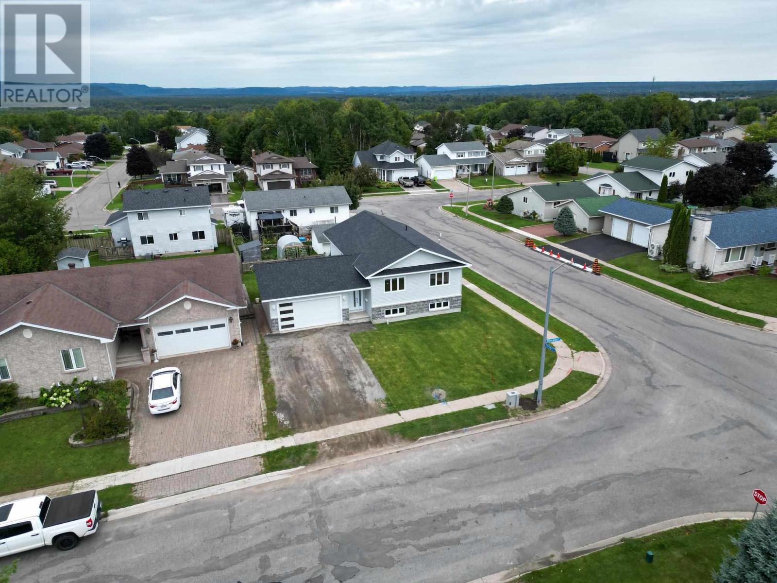 237 Pentagon Blvd, Sault Ste. Marie, Ontario P6B 6G2 - Photo 5 - SM260448