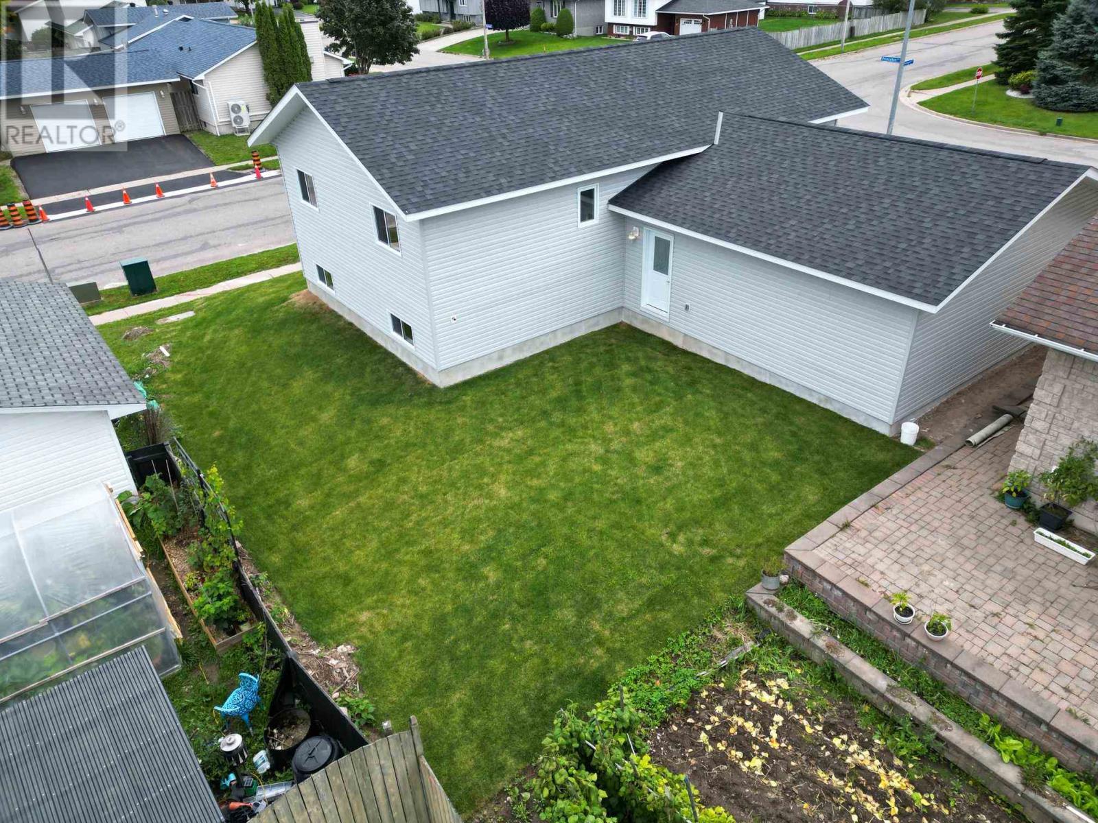 237 Pentagon Blvd, Sault Ste. Marie, Ontario P6B 6G2 - Photo 9 - SM260448