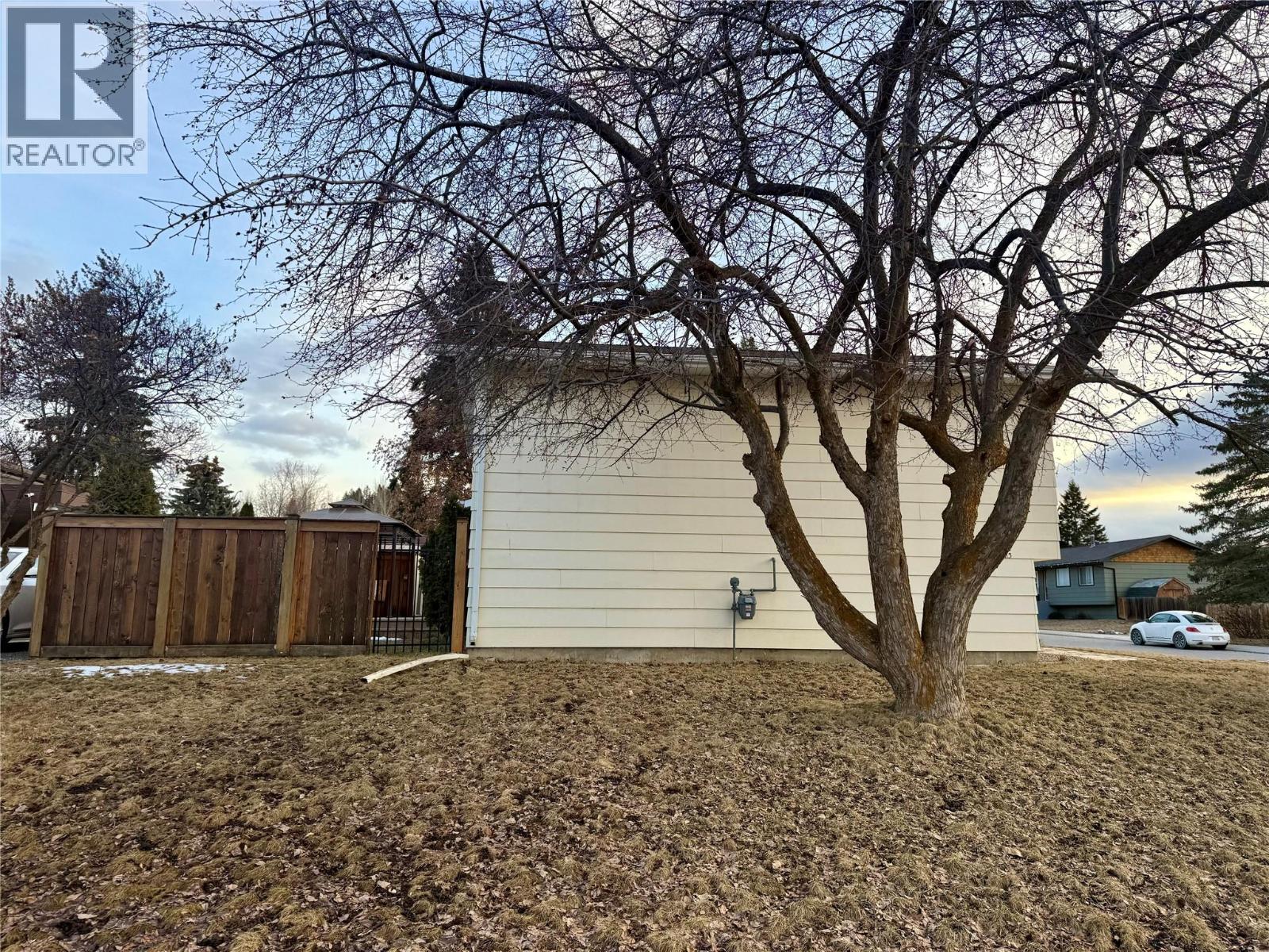 2413 4th Street S, Cranbrook, British Columbia  V1C 5C5 - Photo 7 - 10378077