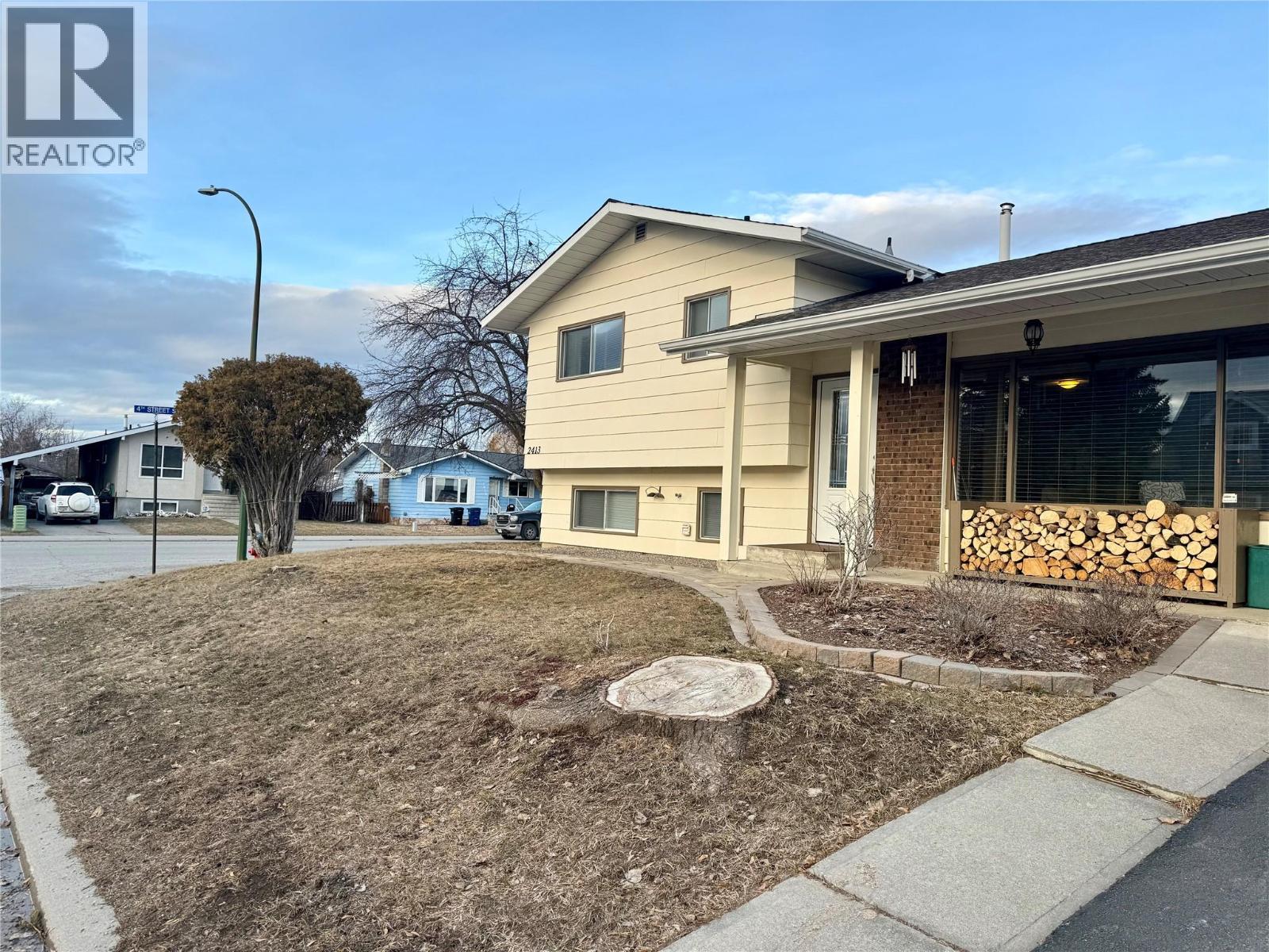 2413 4th Street S, Cranbrook, British Columbia  V1C 5C5 - Photo 2 - 10378077