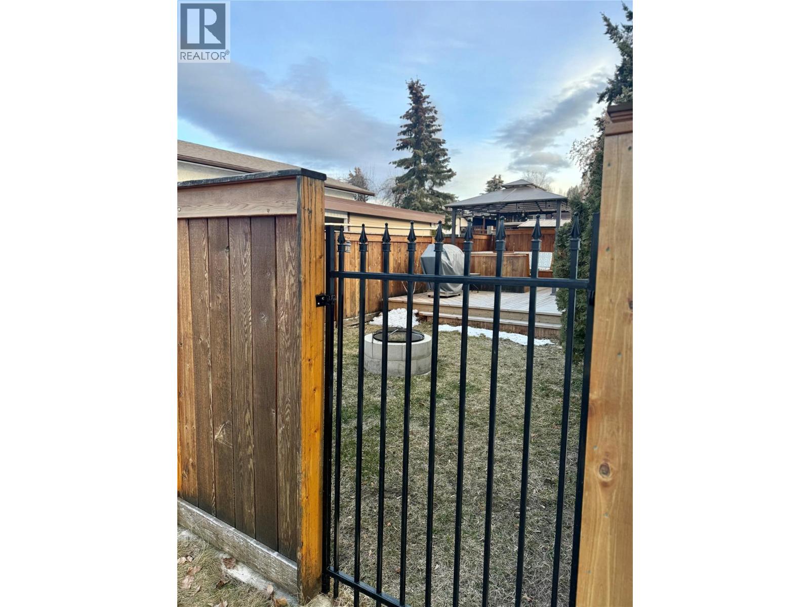 2413 4th Street S, Cranbrook, British Columbia  V1C 5C5 - Photo 8 - 10378077