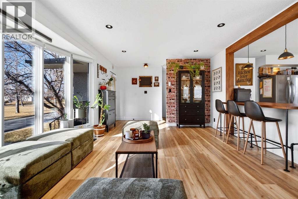 2155 Mackid Crescent Ne, Calgary, Alberta  T2E 6B5 - Photo 3 - A2287161