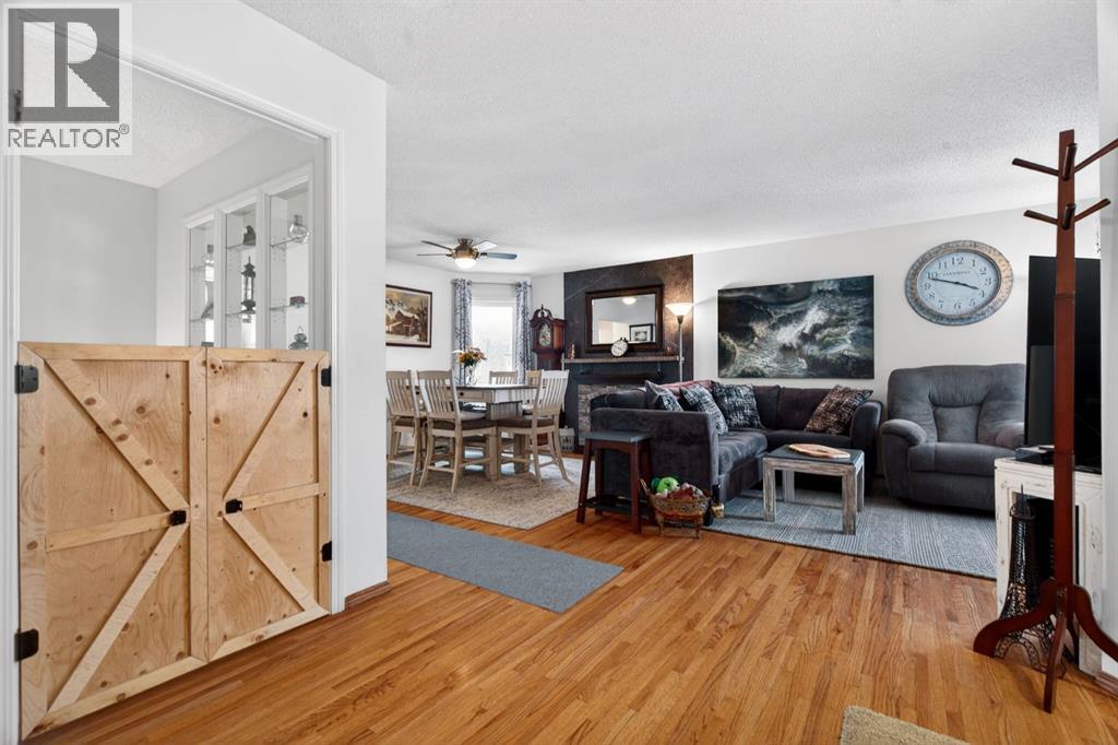 98 Tuscarora Way Nw, Calgary, Alberta  T3L 2G9 - Photo 4 - A2287489