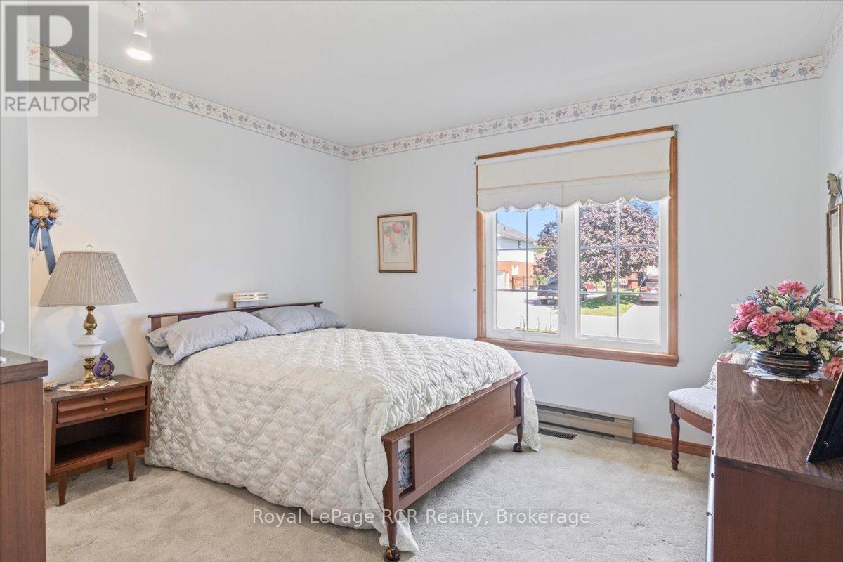 29 2nd Street Crescent, Hanover, Ontario  N4N 3R3 - Photo 10 - X12370850