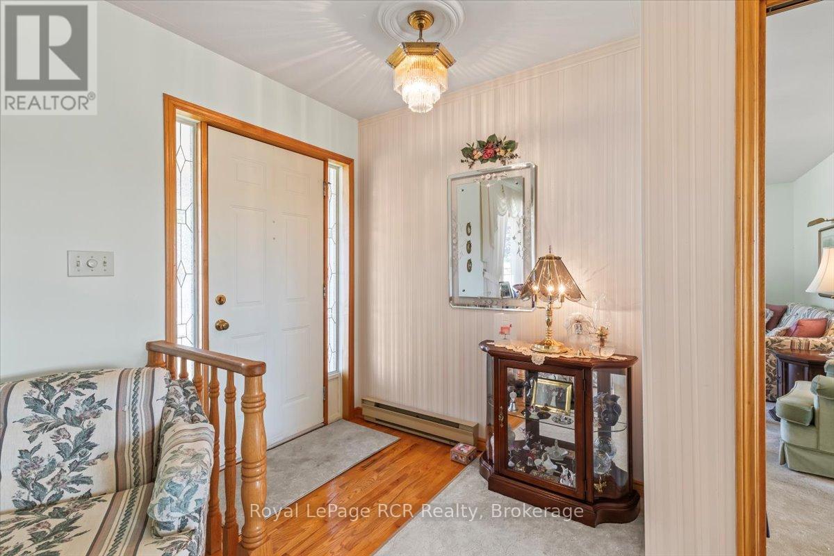 29 2nd Street Crescent, Hanover, Ontario  N4N 3R3 - Photo 5 - X12370850