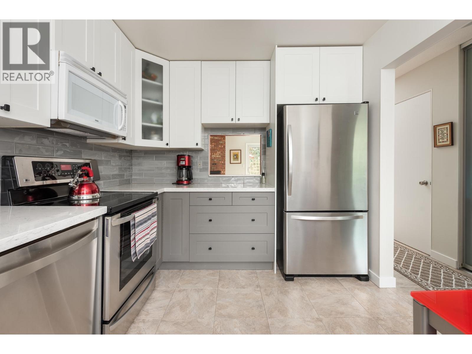 4603 Hoskins Road, North Vancouver, British Columbia  V7K 2R2 - Photo 3 - R3097993