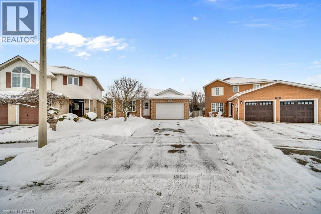 114 Glencliffe Court, Kitchener, Ontario  N2B 3X1 - Photo 5 - 40811034