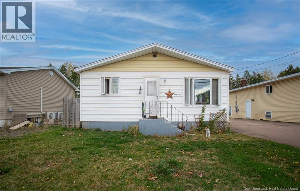 41 Vail Street, Moncton, New Brunswick  E1A 3L2 - Photo 2 - NB128221