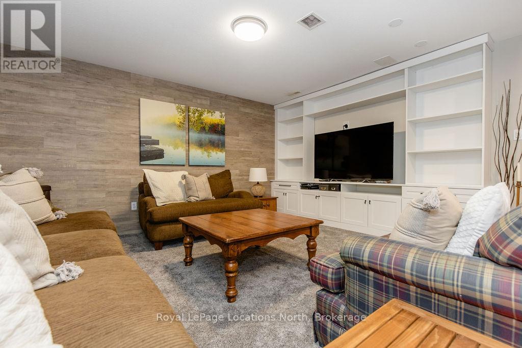 1094 River Road W, Wasaga Beach, Ontario  L9Z 2W7 - Photo 35 - S12866208