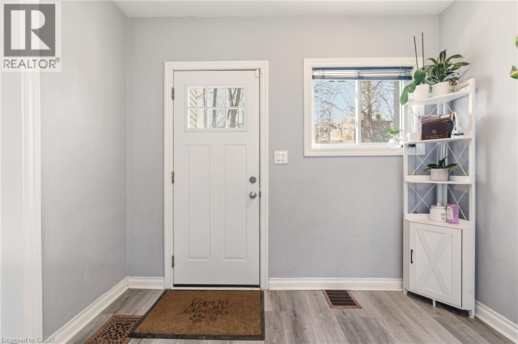 35 Dundas Street, Dundas, Ontario  L8H 1A1 - Photo 18 - 40810868