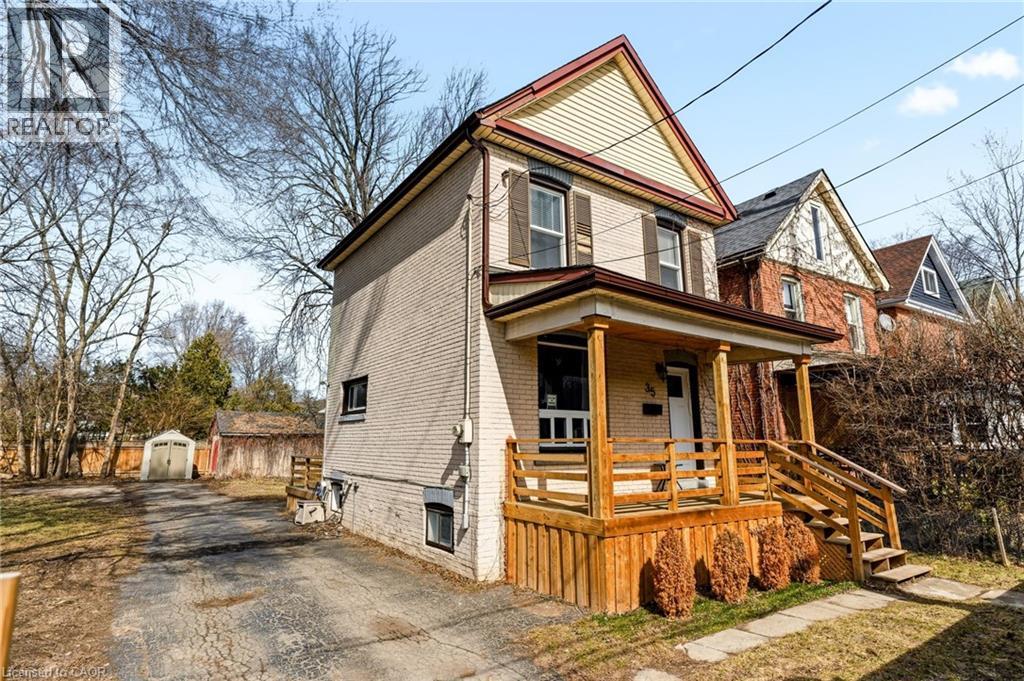 35 DUNDAS Street, Dundas, Ontario