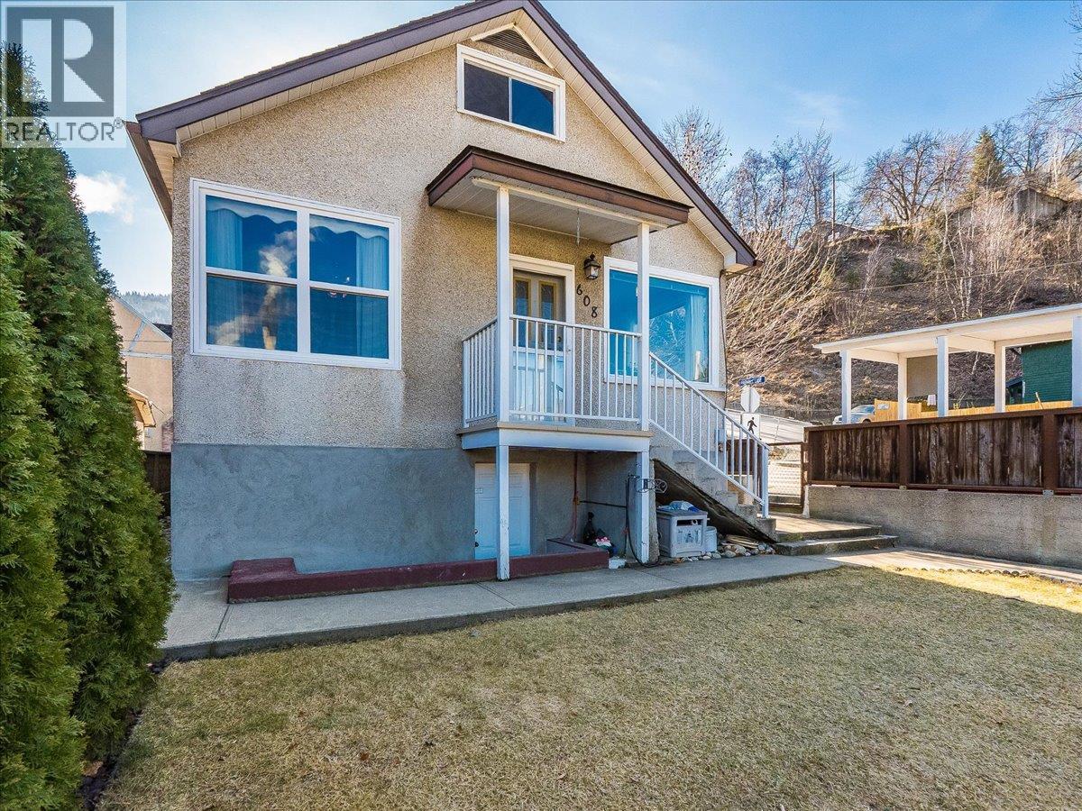 608 VICTORIA Street, Trail, British Columbia