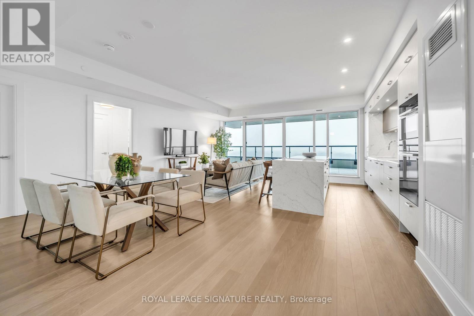 1201 - 10 Inn On The Park Drive, Toronto, Ontario  M3C 0P9 - Photo 3 - C12866182