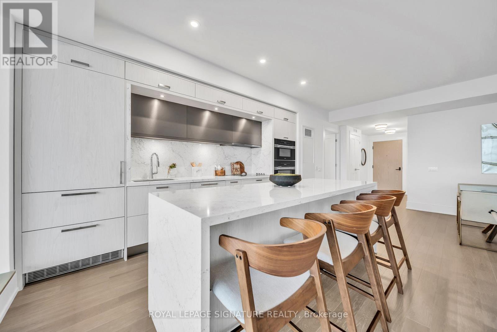 1201 - 10 Inn On The Park Drive, Toronto, Ontario  M3C 0P9 - Photo 6 - C12866182