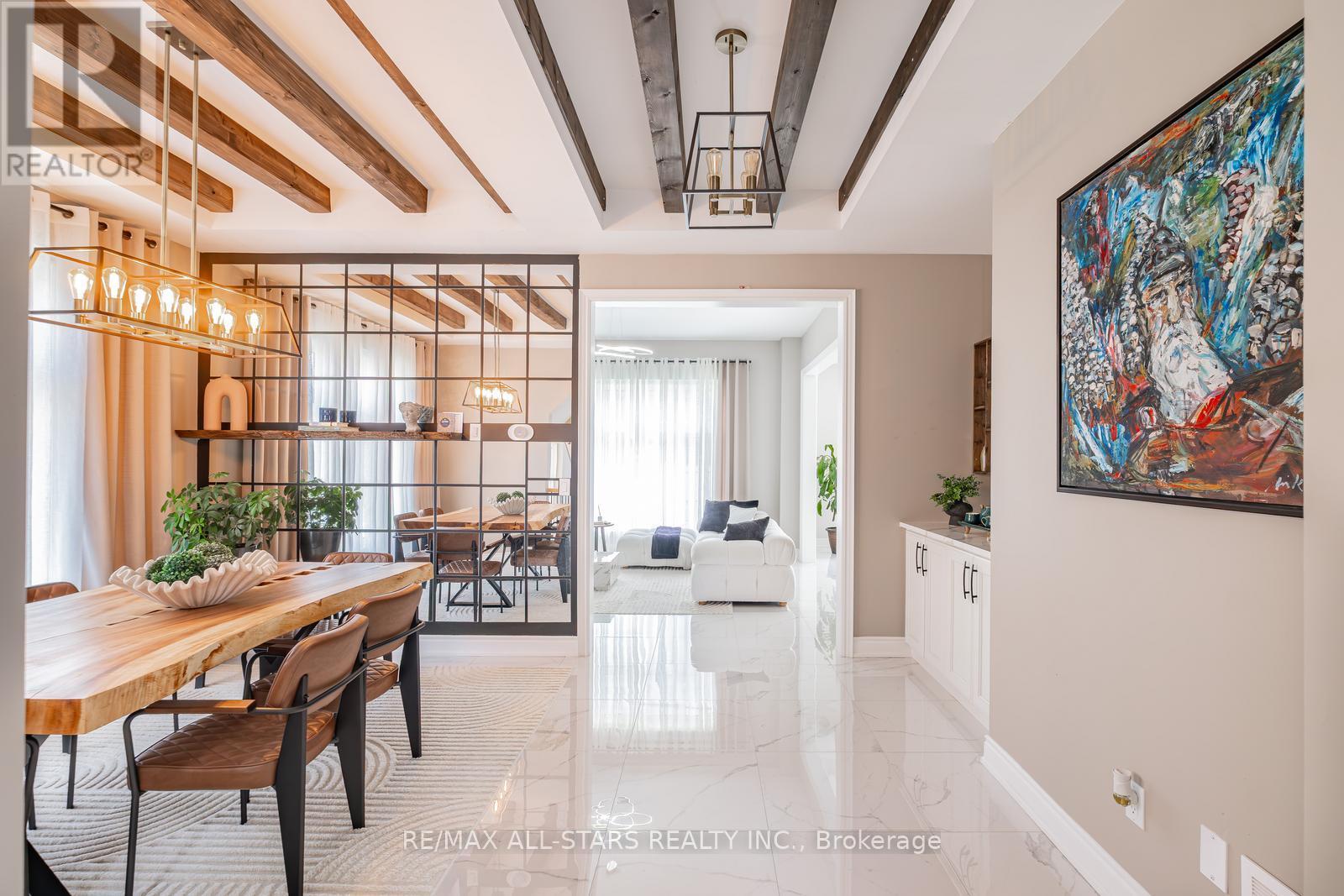 7 Ballanview Court, Whitchurch-Stouffville, Ontario  L4A 4W9 - Photo 5 - N12360552