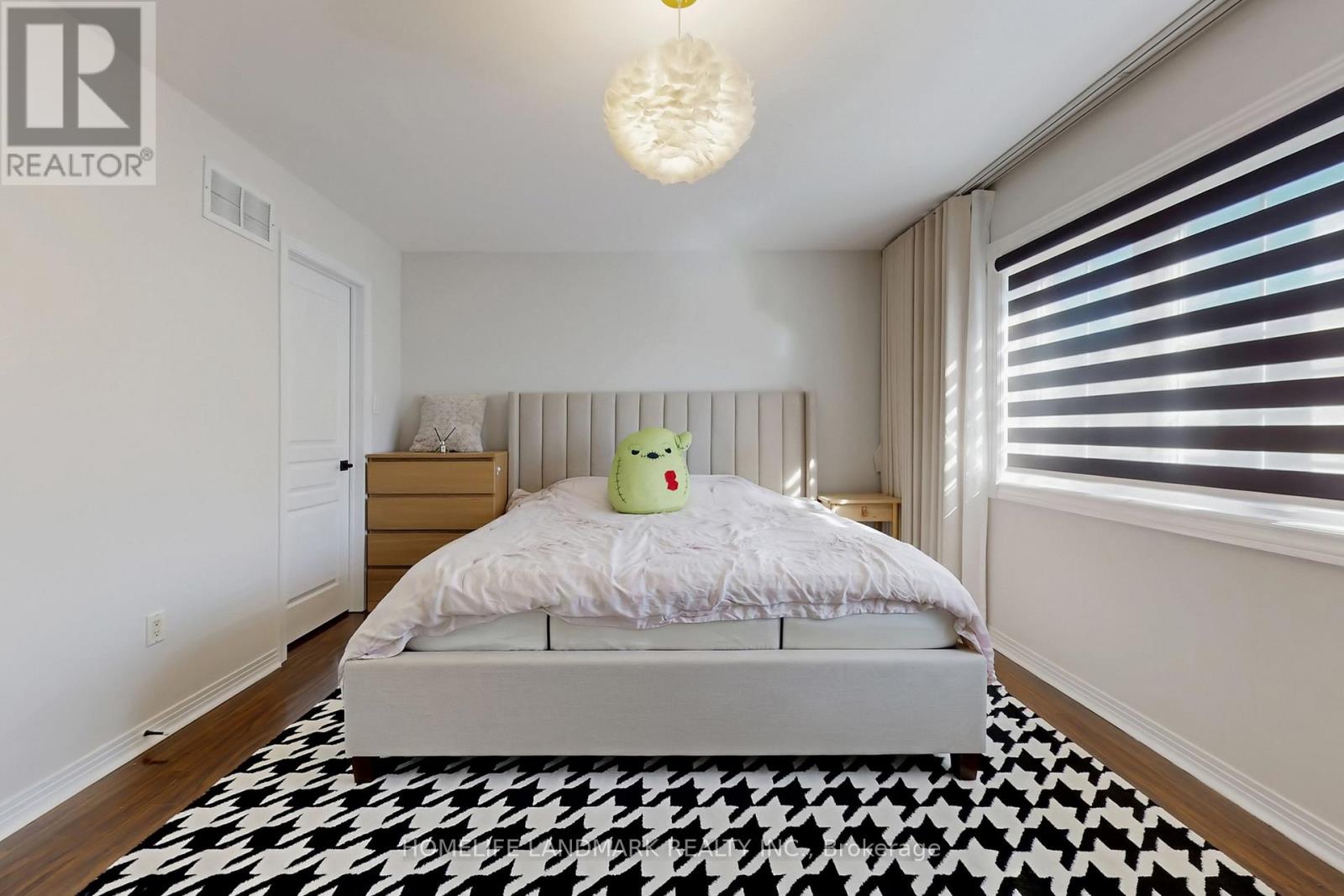 52 Lakespring Drive, Markham (Cachet), Ontario  L6C 2Z1 - Photo 25 - N12866200