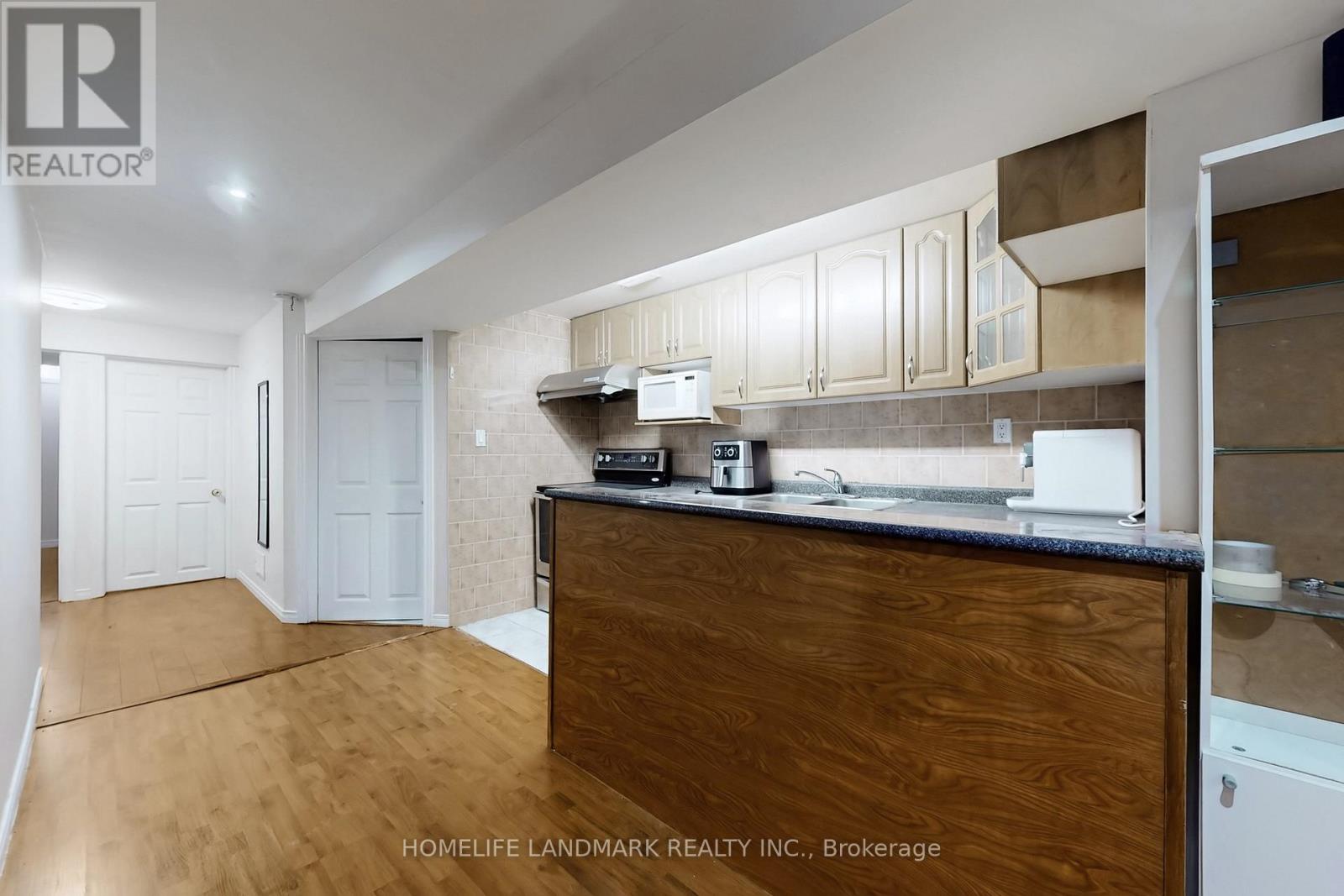 52 Lakespring Drive, Markham (Cachet), Ontario  L6C 2Z1 - Photo 39 - N12866200