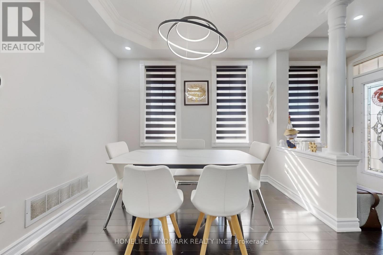 52 Lakespring Drive, Markham (Cachet), Ontario  L6C 2Z1 - Photo 8 - N12866200