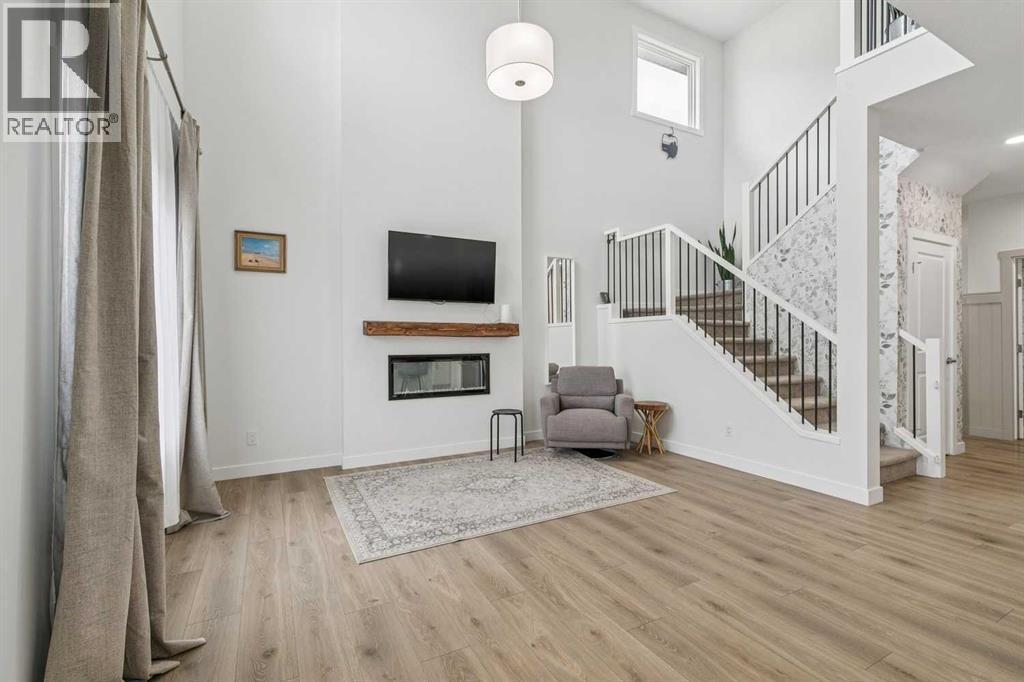 58 Saddlebred Place, Cochrane, Alberta  T4C 3E7 - Photo 6 - A2291232