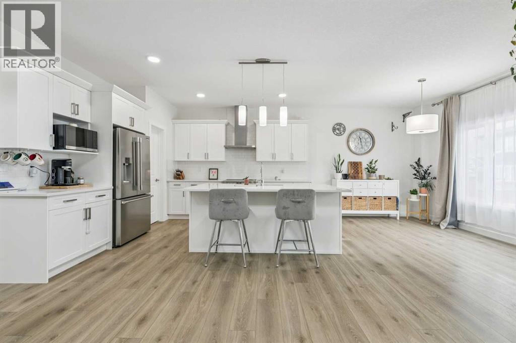 58 Saddlebred Place, Cochrane, Alberta  T4C 3E7 - Photo 8 - A2291232