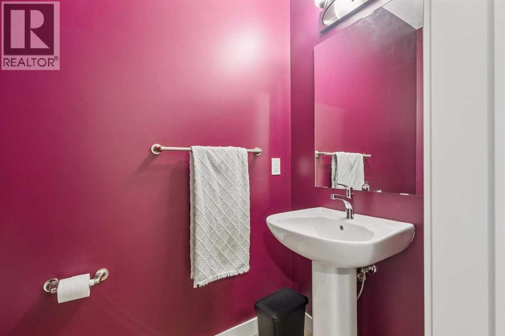 58 Saddlebred Place, Cochrane, Alberta  T4C 3E7 - Photo 19 - A2291232