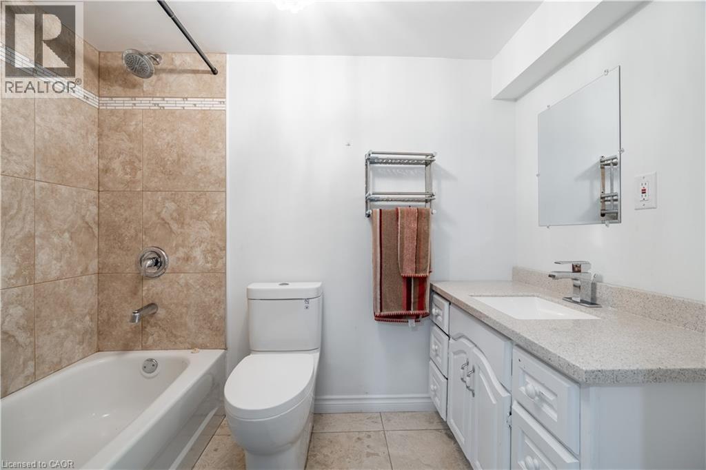 404 Stone Church Road E Unit# Lower, Hamilton, Ontario  L9B 2A1 - Photo 14 - 40811047